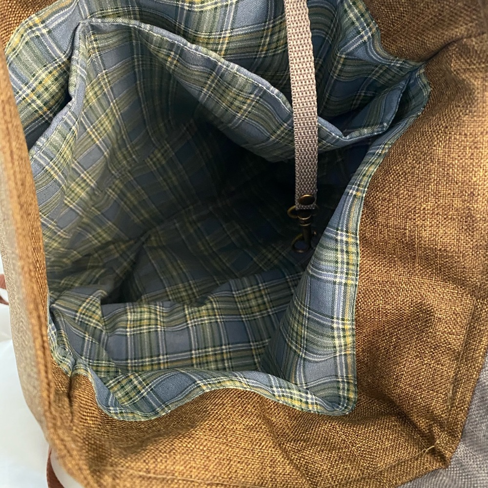 Backpack - Picture 6 of 7